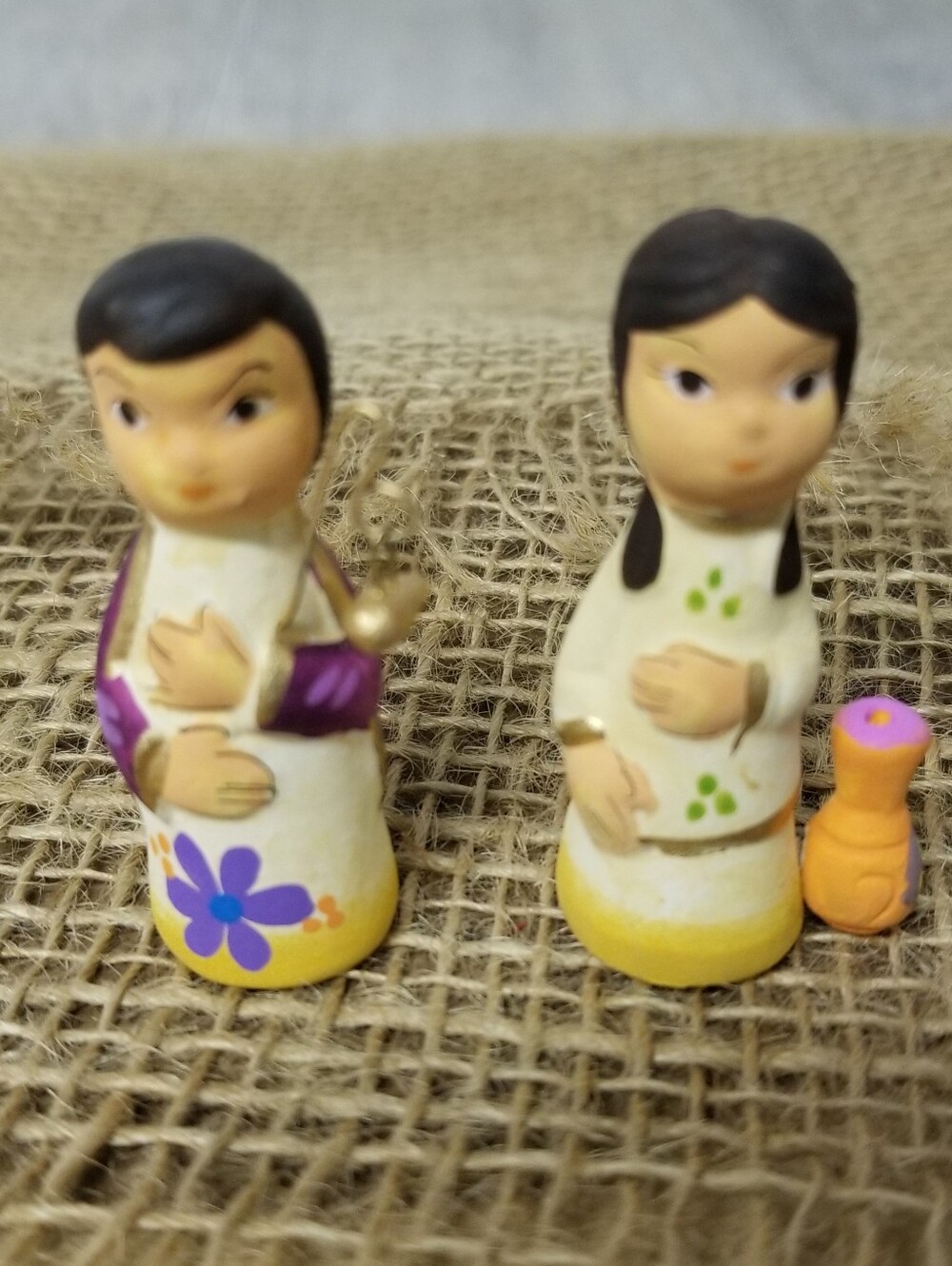 Miniature Ceramic Nativity Set - Picture 8 of 11